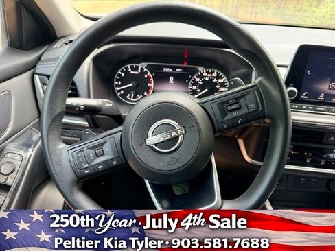 Used 2024 Nissan Rogue S FWD image 16