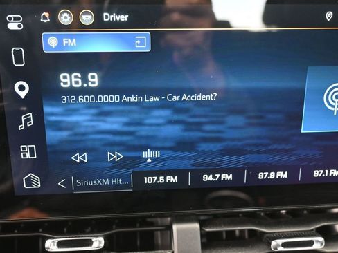 Used 2025 Chevrolet Equinox LT AWD/4WD image 31