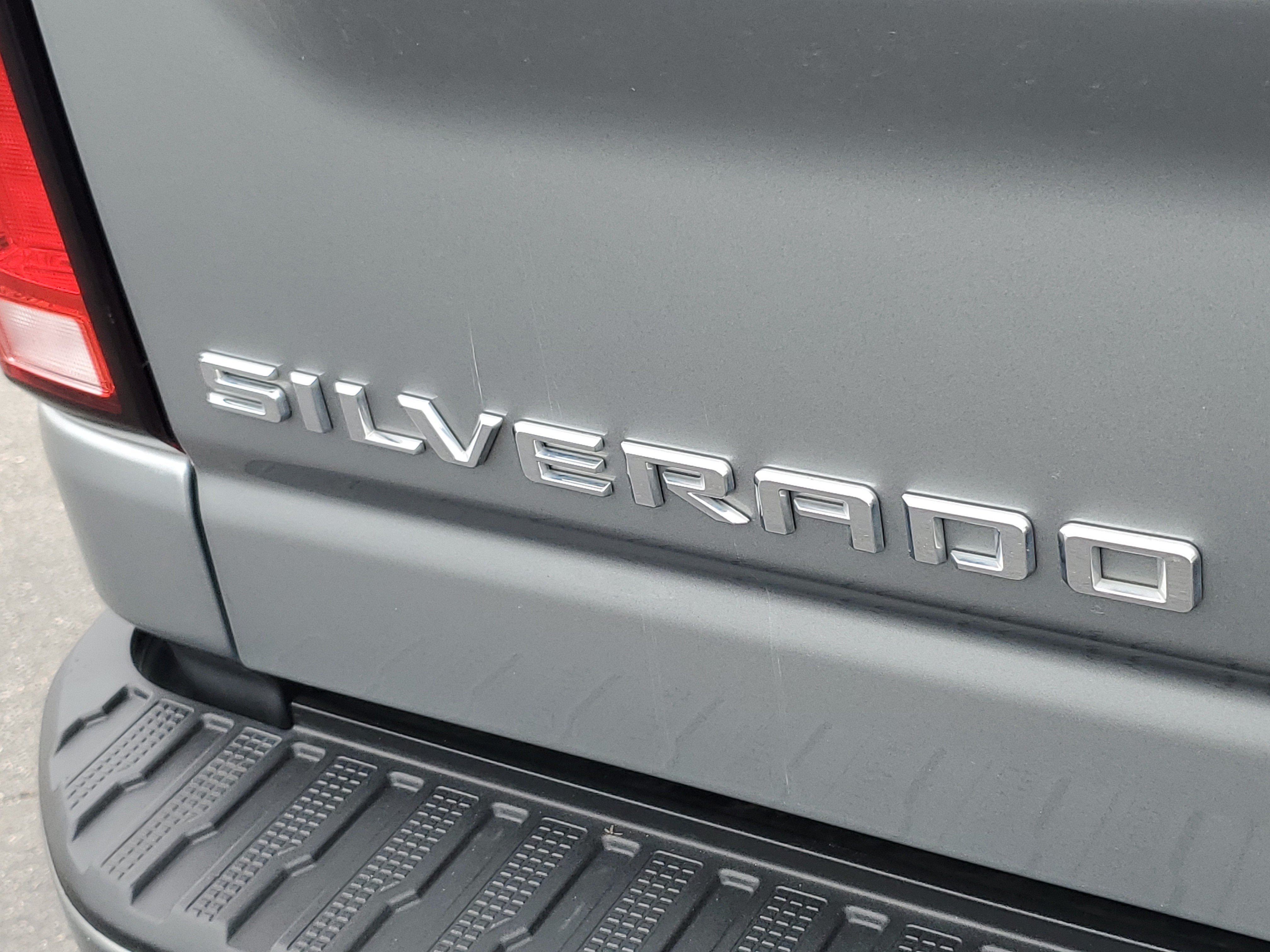 Used 2024 Chevrolet Silverado 2500 High Country w/ Technology Package AWD/4WD image 8