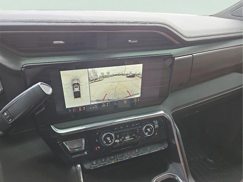 Used 2024 GMC Sierra 2500 Denali Ultimate image 17