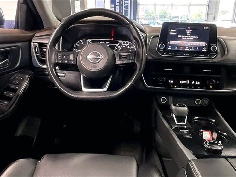 Certified 2023 Nissan Rogue SV w/ SV Premium B Package AWD/4WD image 17