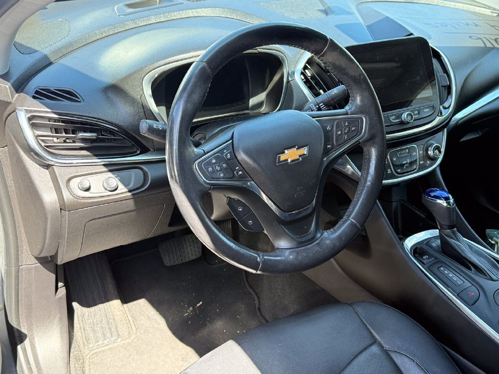 Used 2018 Chevrolet Volt Premier w/ Driver Confidence Package FWD image 13