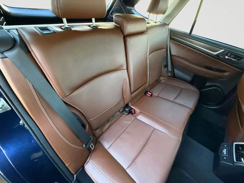 Used 2018 Subaru Outback 3.6R Touring image 16