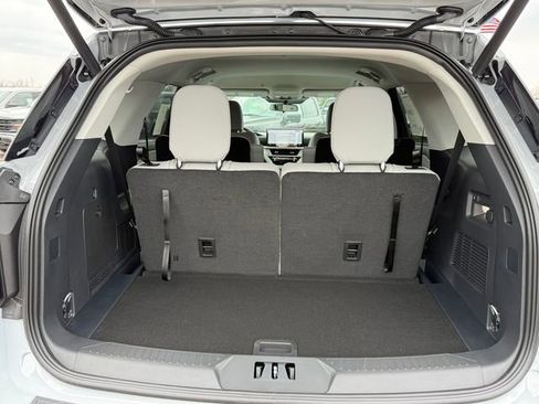 New 2026 Ford Explorer Active AWD/4WD image 4