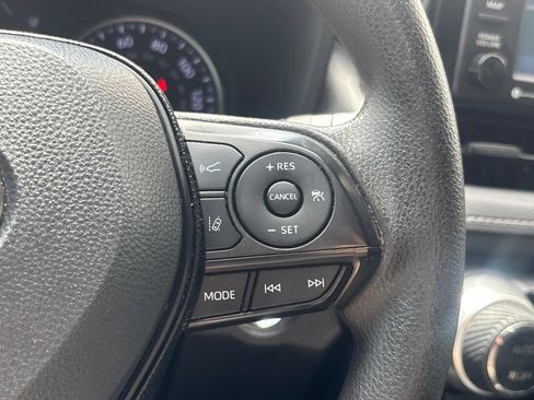 Used 2020 Toyota RAV4 XLE FWD image 21