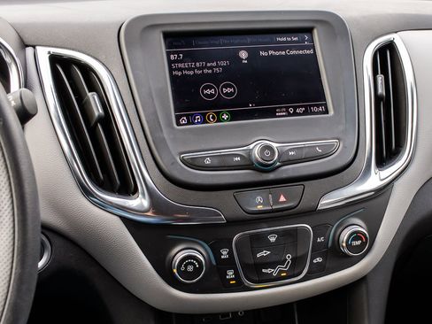 Used 2024 Chevrolet Equinox LS w/ LS Convenience Package image 18