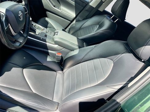 Used 2023 Toyota Highlander XLE image 19