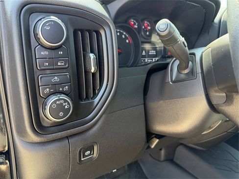 Used 2025 Chevrolet Silverado 1500 Custom image 13