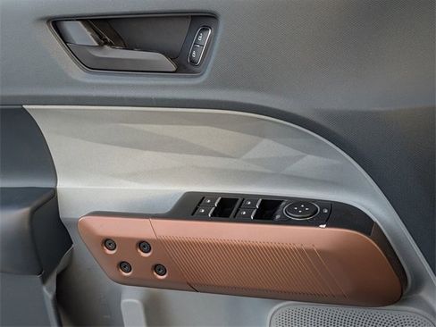 Certified 2022 Ford Maverick Lariat w/ Lariat Luxury Package image 27