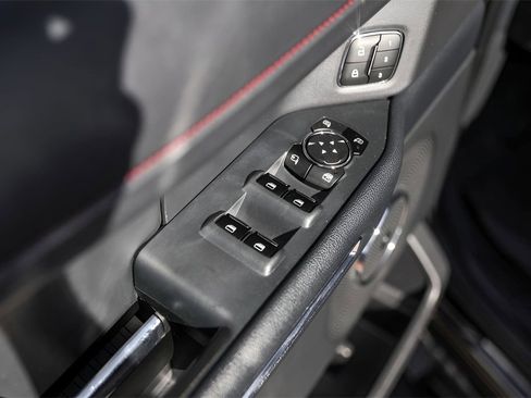 Used 2022 Ford Expedition Limited image 32