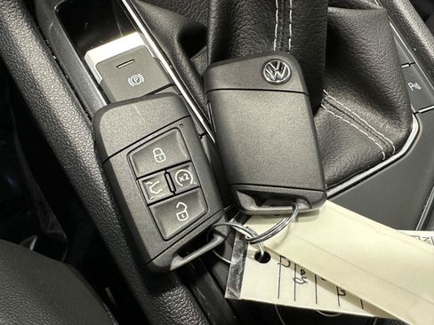 Used 2024 Volkswagen Tiguan SE R-Line AWD/4WD image 29