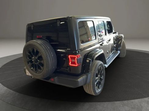 Used 2021 Jeep Wrangler Unlimited Sahara image 4