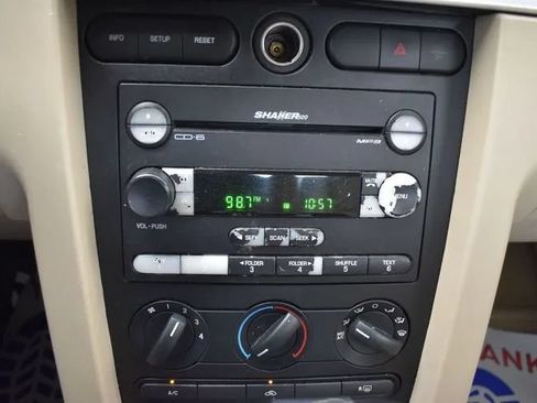 Used 2005 Ford Mustang Premium RWD image 26