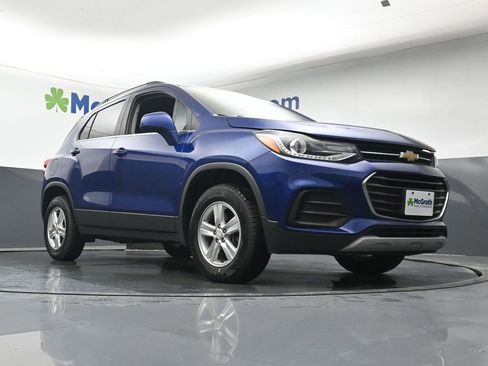 Used 2017 Chevrolet Trax LT AWD/4WD image 21