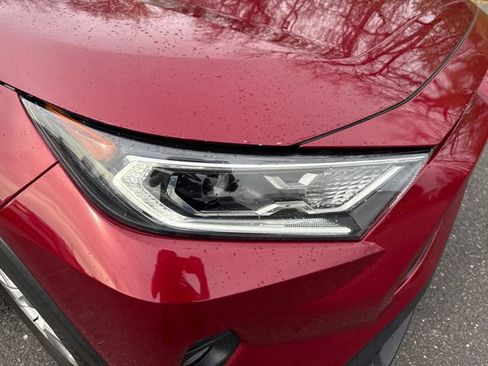 Used 2021 Toyota RAV4 XLE w/ Convenience Package image 12
