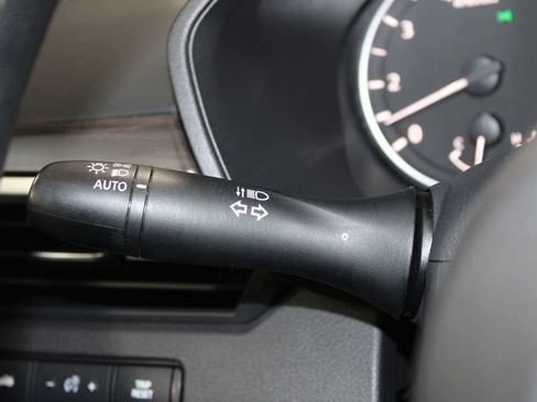 Used 2024 Nissan Altima 2.5 SV image 36