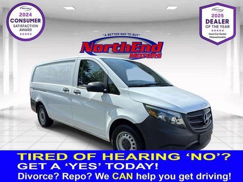 Used 2022 Mercedes-Benz Metris image 1
