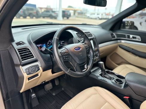 Used 2017 Ford Explorer XLT w/ Equipment Group 202A image 16