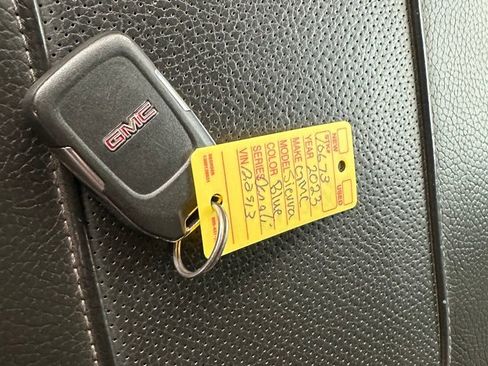 Used 2023 GMC Sierra 2500 Denali w/ Denali Ultimate Package image 8