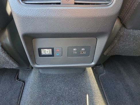 Used 2021 Nissan Rogue SL FWD image 28