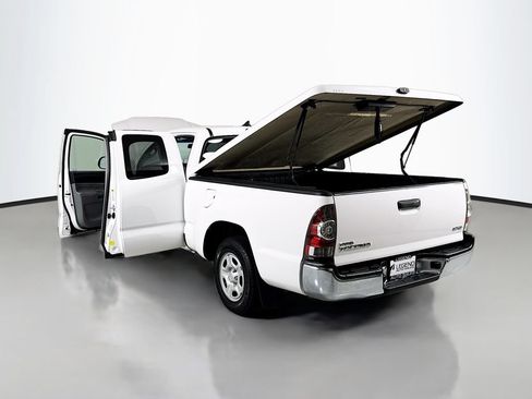 Used 2015 Toyota Tacoma 2WD Access Cab w/ SR5 Package image 16