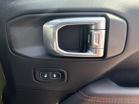 Used 2022 Jeep Wrangler Unlimited Rubicon AWD/4WD image 13