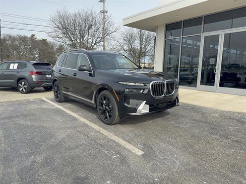 New 2026 BMW X7 xDrive40i image 1