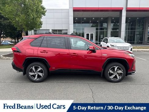 Used 2024 Toyota RAV4 SE w/ Weather & Moonroof Package AWD/4WD image 5