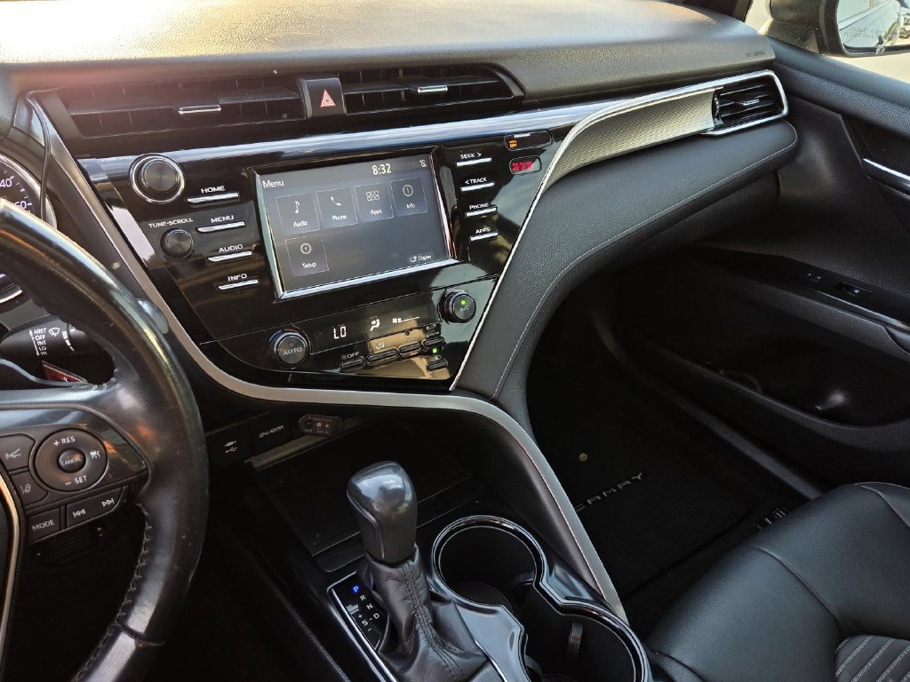 Used 2018 Toyota Camry SE w/ Moonroof Package FWD image 20