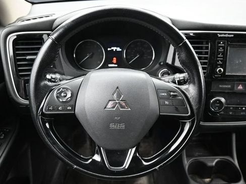 Used 2016 Mitsubishi Outlander AWD image 15