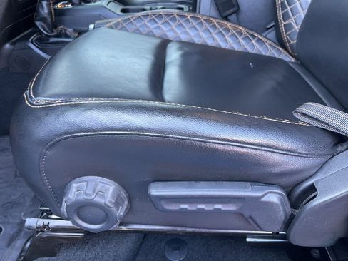 Used 2023 Jeep Wrangler Unlimited Sahara image 28