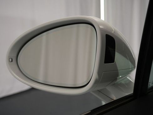 Used 2022 Porsche Macan S image 32