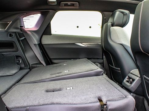 Used 2025 Cadillac Optiq Luxury 1 image 38