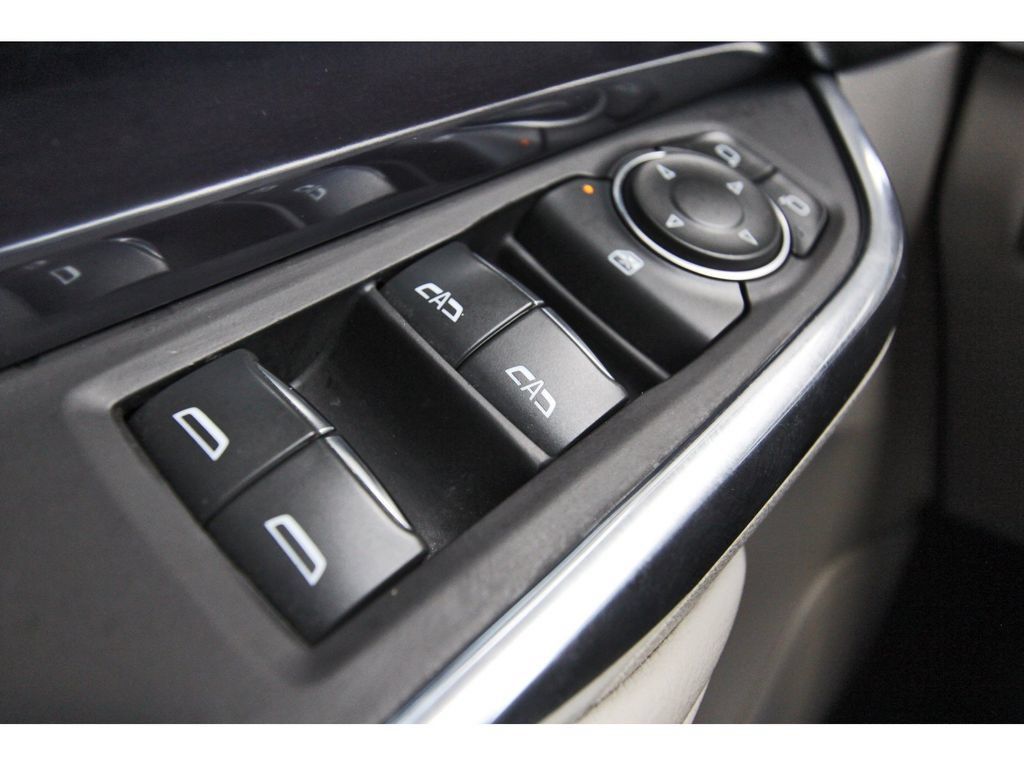 Certified 2023 Cadillac XT4 Luxury FWD image 20