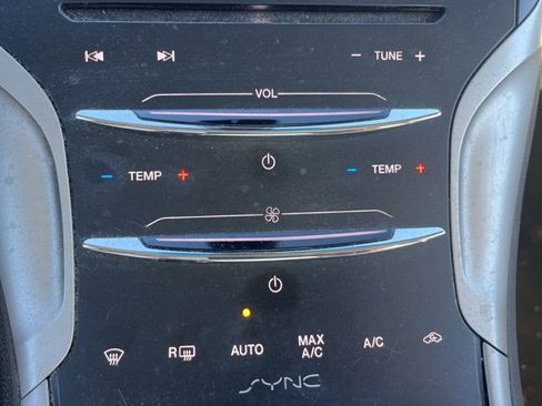 Used 2015 Lincoln MKZ Hybrid w/ Equipment Group 202A Reserve image 20