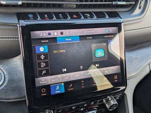 Used 2023 Jeep Grand Cherokee Overland image 27