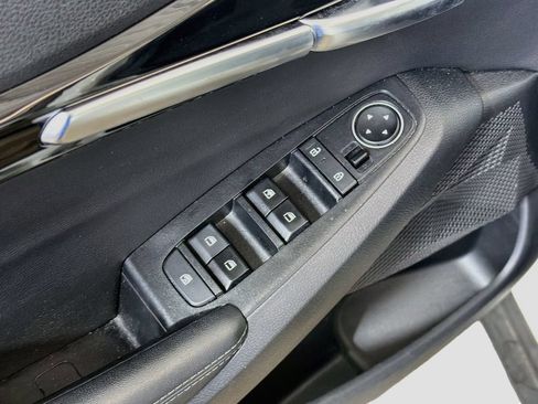 Used 2024 Kia Seltos S AWD/4WD image 19