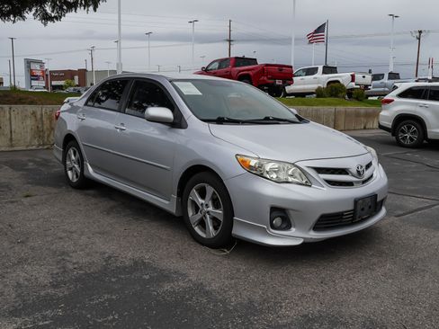 Used 2011 Toyota Corolla S image 2
