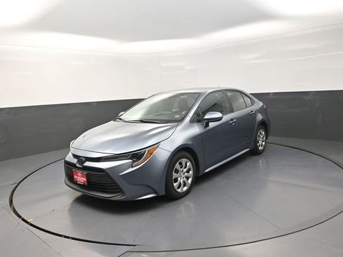 Used 2024 Toyota Corolla LE FWD image 39