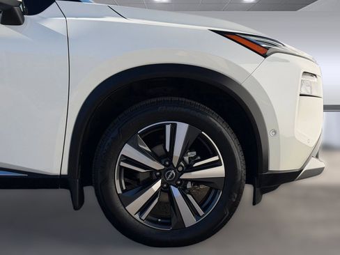 Used 2023 Nissan Rogue Platinum w/ Platinum Premium Package image 10