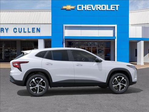 New 2026 Chevrolet Trax RS w/ Sunroof Package image 5