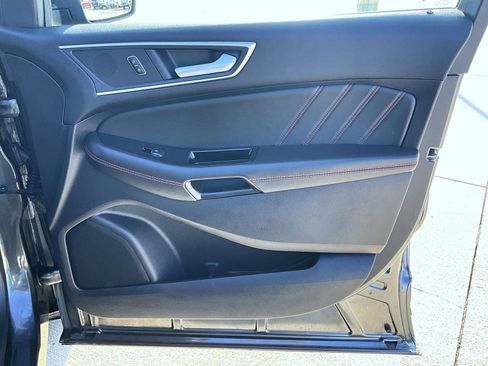 Used 2020 Ford Edge ST-Line w/ Cold Weather Package image 17