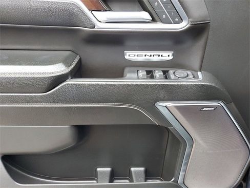 Used 2024 GMC Sierra 1500 Denali w/ Technology Package image 17