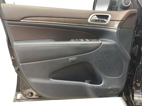 Used 2014 Jeep Grand Cherokee Overland w/ Advanced Technology Group image 14