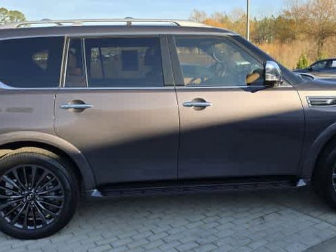 Used 2024 INFINITI QX80 Sensory w/ Cargo Package image 4