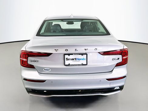 Used 2024 Volvo S60 B5 Core image 6