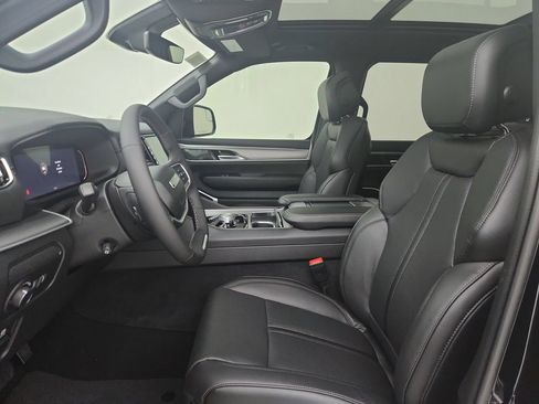 New 2026 Jeep Grand Wagoneer L 4WD image 18