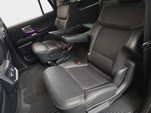 Used 2025 Ford Expedition Max Platinum w/ Driver's Package image 18