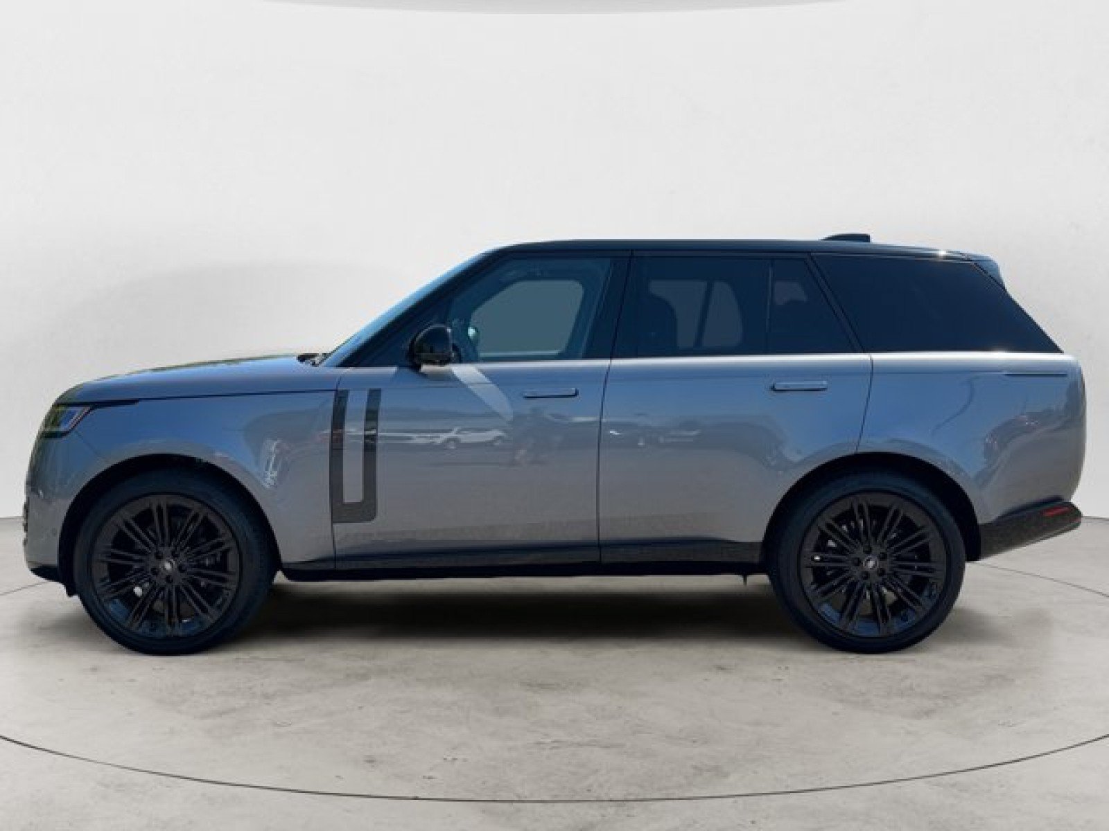 Certified 2025 Land Rover Range Rover SE AWD/4WD image 7