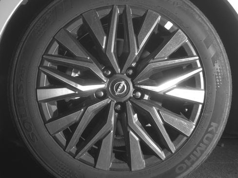 Used 2025 Nissan Altima 2.5 SV FWD image 12
